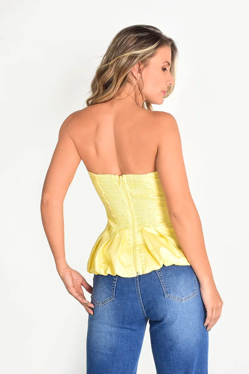 Blusa strapless peplum