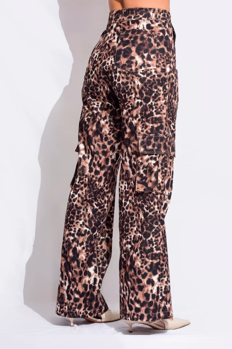 Pantalón cargo animal print